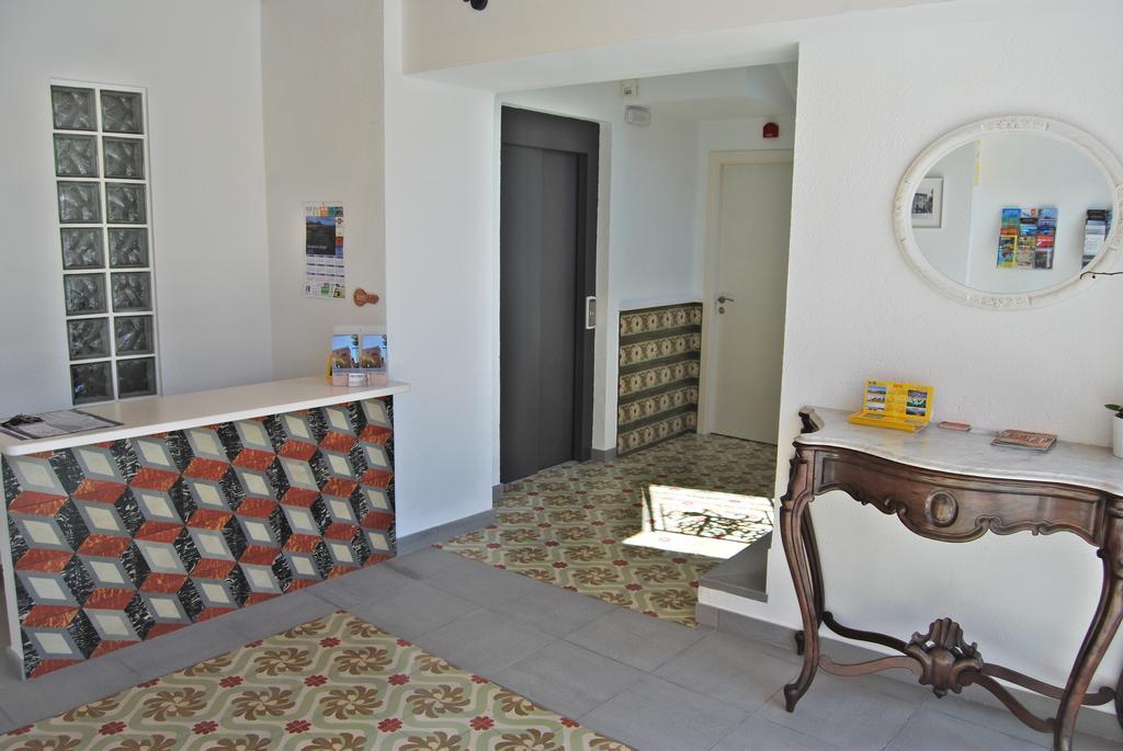 Apartaments Fonda Comerc Torroella de Montgrí Eksteriør billede