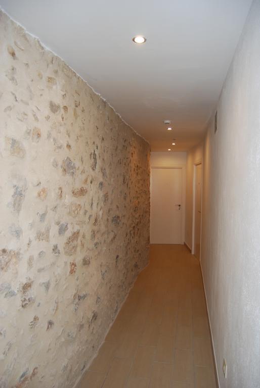Apartaments Fonda Comerc Torroella de Montgrí Eksteriør billede